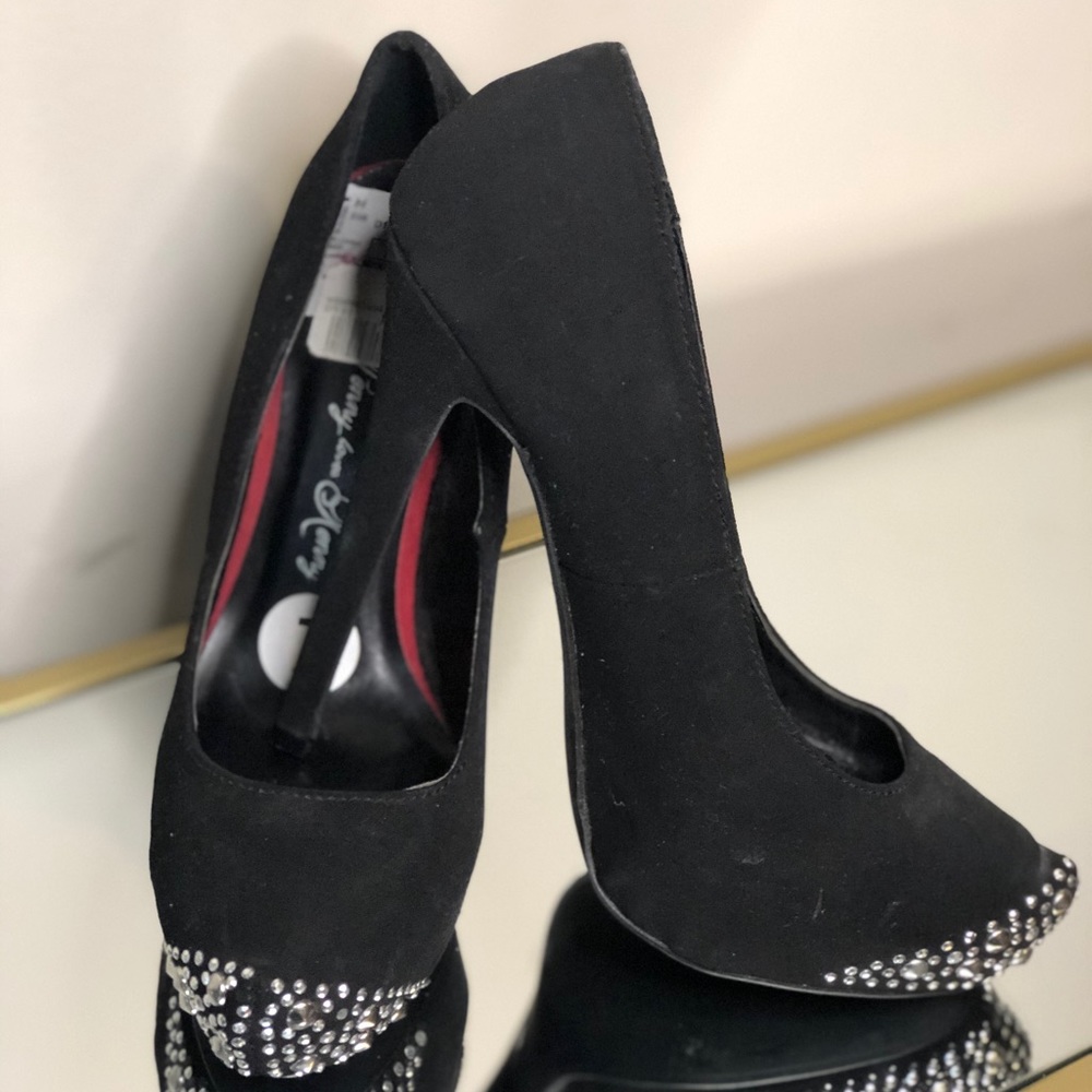 Penny Loves Kenny Pumps